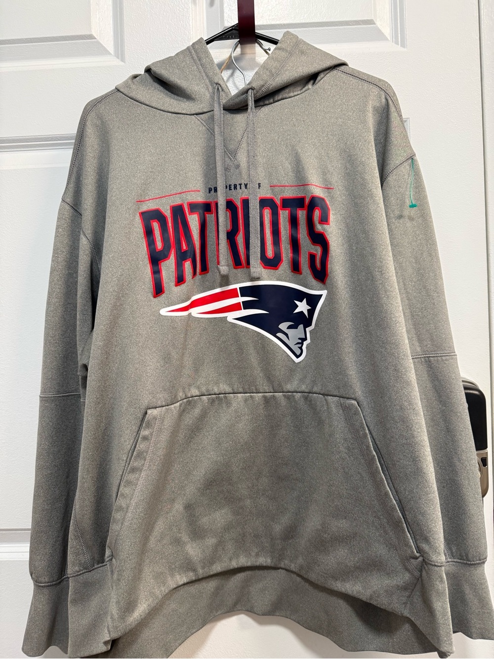 NEW 🏈NFL Patriots Gray Crewneck Hoodie with Team Logo🏈